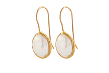 Load image into Gallery viewer, Gold Keshi Pearl Earrings